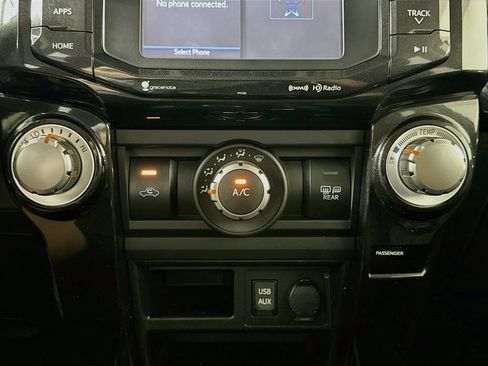 Used 2018 Toyota 4Runner TRD Off-Road w/ TRD Performance Package AWD/4WD image 14