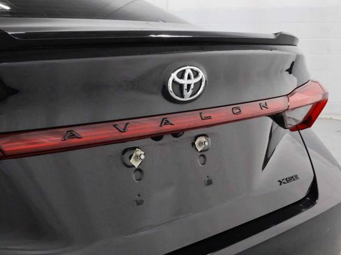 Used 2019 Toyota Avalon XSE w/ Protection Package FWD image 8