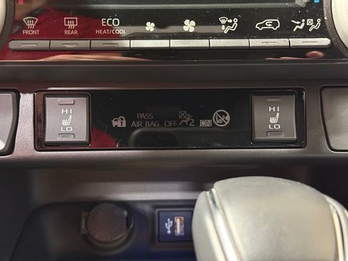 Certified 2024 Toyota RAV4 XSE AWD/4WD image 30
