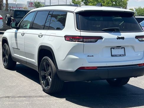New 2026 Jeep Grand Cherokee L Limited w/ Limited Altitude Package AWD/4WD image 5