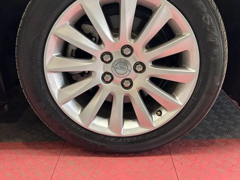 Used 2013 Chrysler 300 RWD image 28