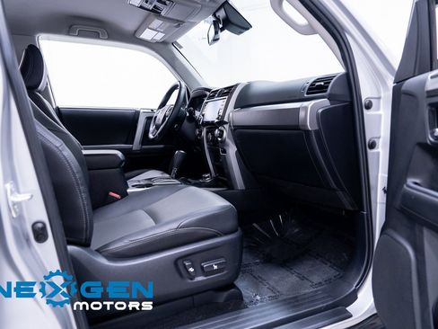 Used 2021 Toyota 4Runner SR5 Premium image 46