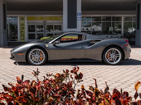 Used 2018 Ferrari 488 Spider RWD image 25