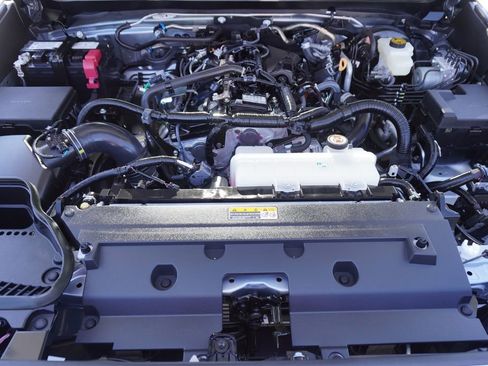 Certified 2025 Toyota Tacoma SR5 AWD/4WD image 22