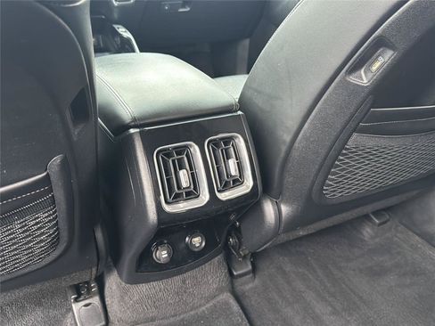 Used 2023 Kia Sorento SX AWD/4WD image 16