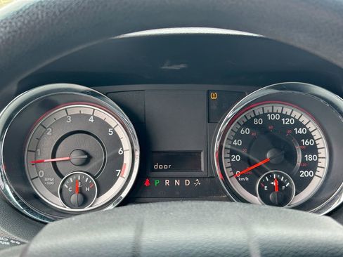 Used 2015 Dodge Grand Caravan SE image 19