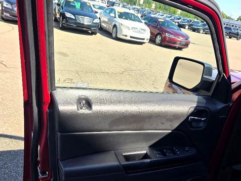 Used 2014 Jeep Patriot Latitude image 10