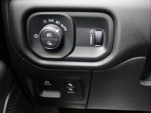 Used 2023 RAM 1500 Big Horn image 18