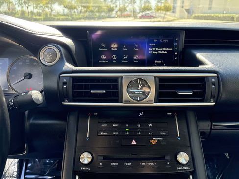 Used 2017 Lexus IS 200t image 27