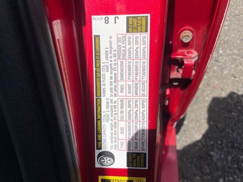 Used 2013 Toyota Prius Three w/ Solar Roof Pkg FWD image 31