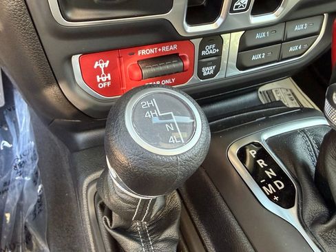 New 2025 Jeep Gladiator Rubicon w/ Convenience Group image 17