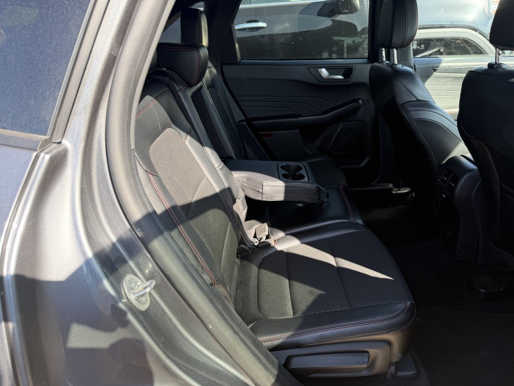 Used 2025 Ford Escape ST-Line Select AWD/4WD image 27