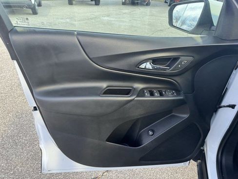 Used 2018 Chevrolet Equinox LT image 11