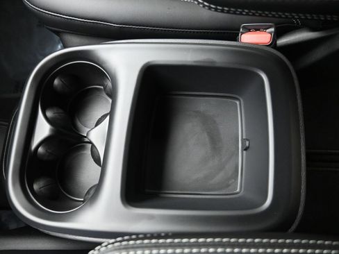 New 2026 Chrysler Pacifica Select image 21