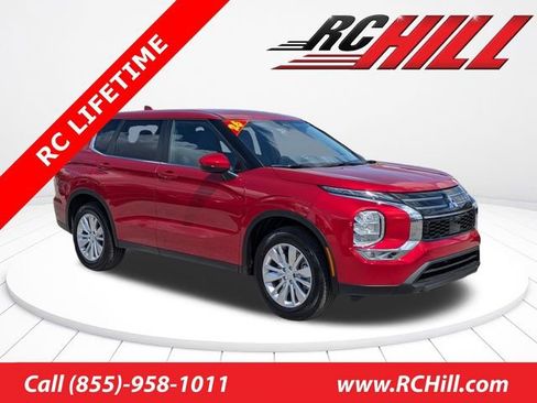 New 2026 Mitsubishi Outlander ES image 1