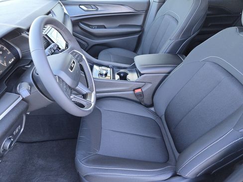 New 2025 Jeep Grand Cherokee 4WD image 10