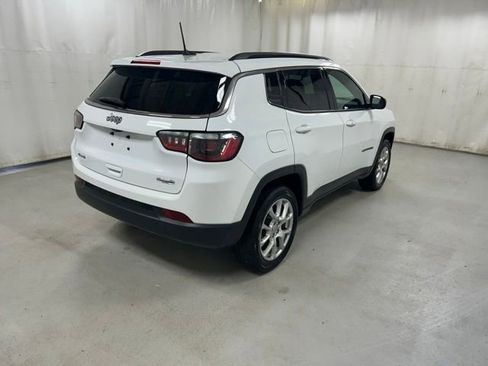 Used 2023 Jeep Compass Latitude AWD/4WD image 4