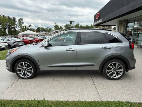 Used 2022 Kia Niro Touring Special Edition FWD image 25