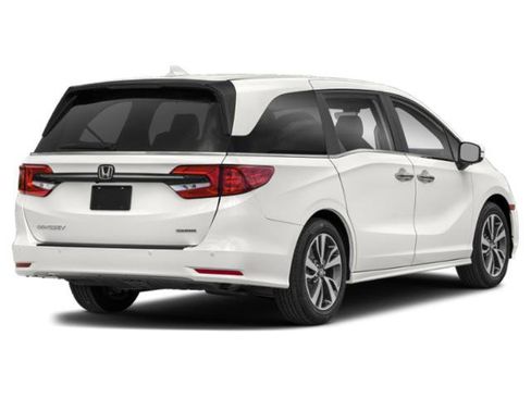Used 2024 Honda Odyssey Touring image 2
