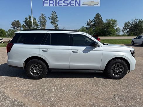 Used 2025 Ford Expedition Active AWD/4WD image 4