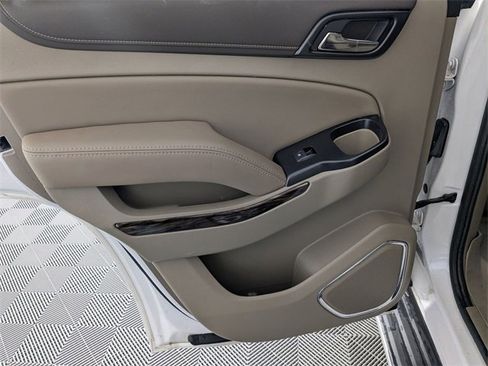 Used 2019 GMC Yukon SLT w/ Premium Edition image 27