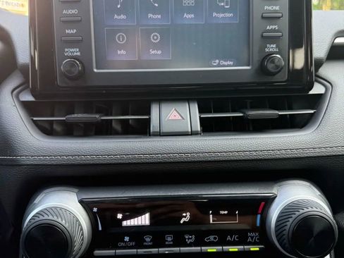 Used 2019 Toyota RAV4 LE w/ All Weather Liner Package image 21