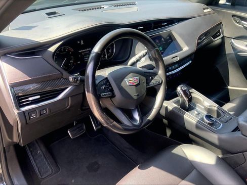 Certified 2023 Cadillac XT4 Sport w/ Cold Weather Package FWD image 15