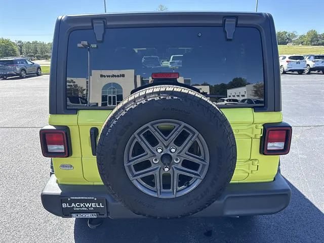 Used 2024 Jeep Wrangler Unlimited Sport AWD/4WD image 6