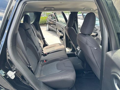 Used 2019 Jeep Cherokee Latitude w/ Popular Appearance Group AWD/4WD image 35