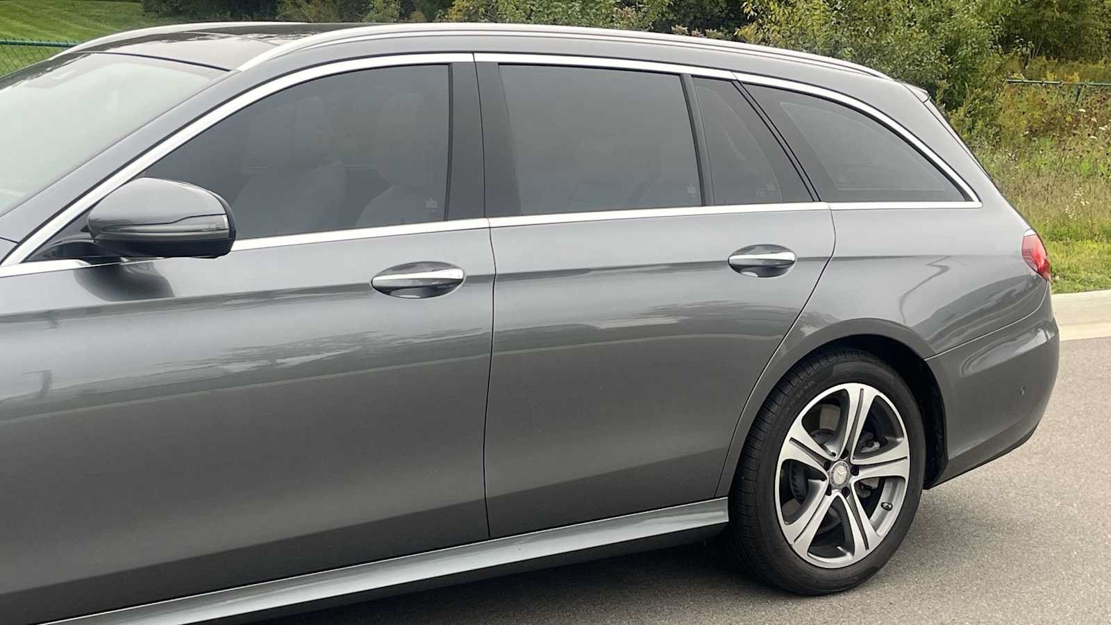 Certified 2017 Mercedes-Benz E 400 4MATIC Wagon image 17