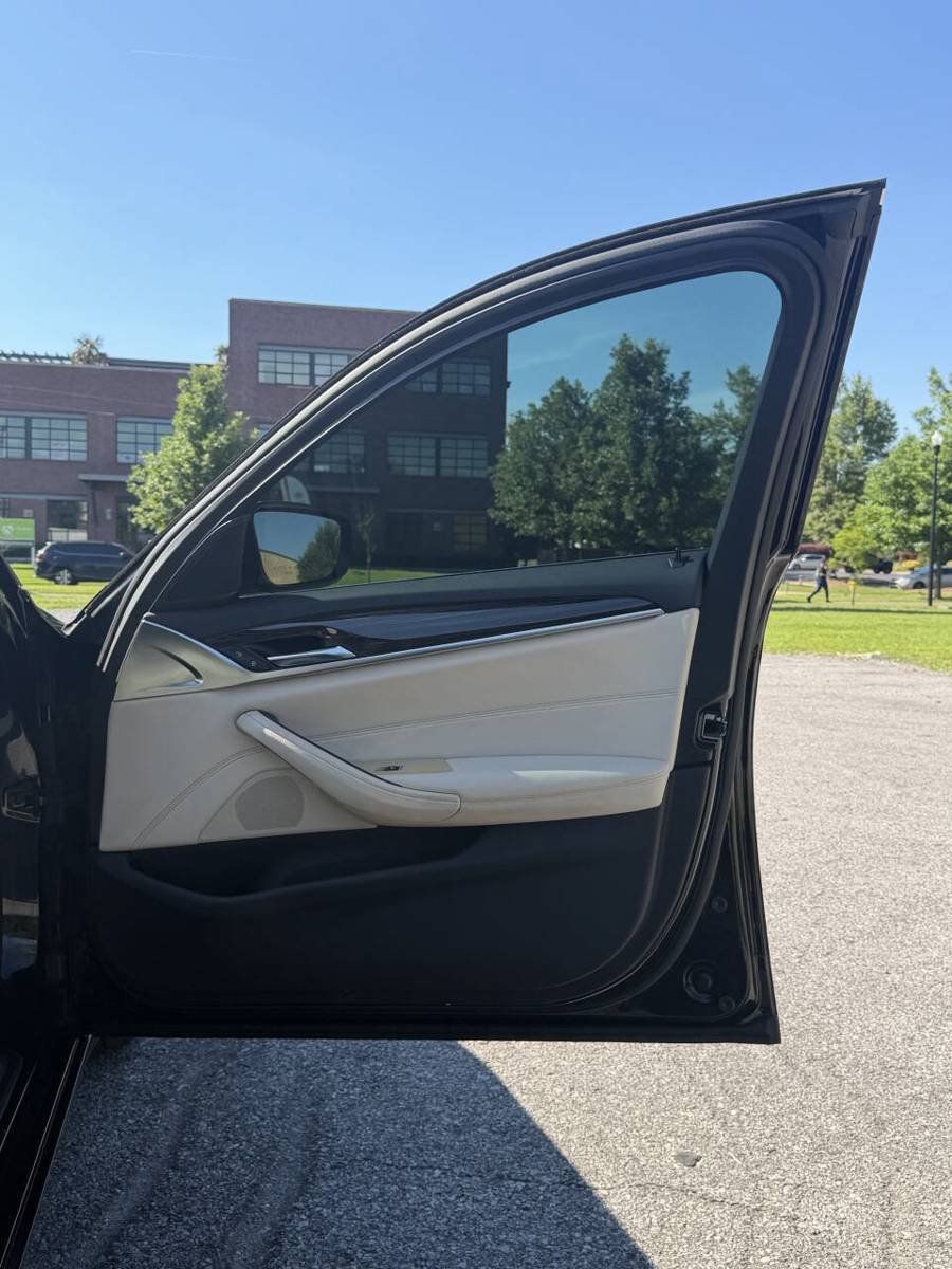 Used 2017 BMW 530i RWD image 22