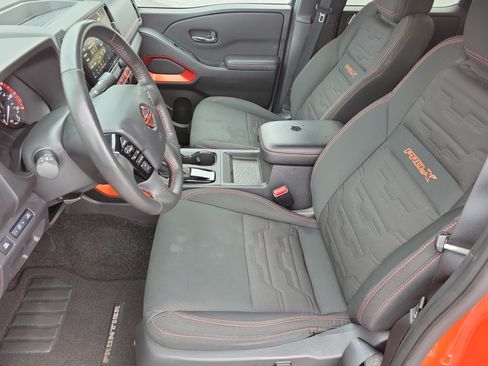 Used 2025 Nissan Frontier Pro-X RWD image 9
