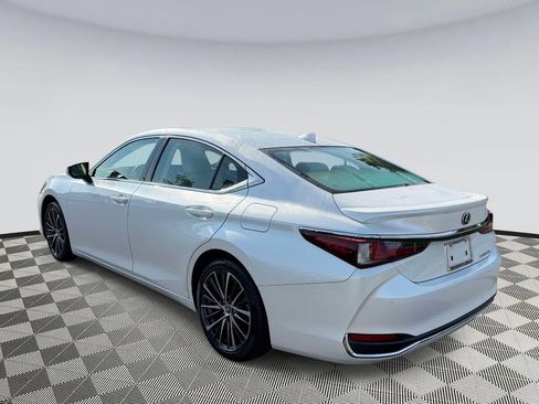 Used 2023 Lexus ES 300h w/ Premium Package FWD image 4