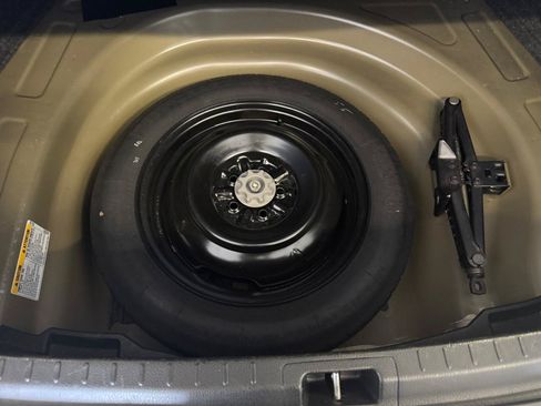 Used 2019 Toyota Corolla LE FWD image 25