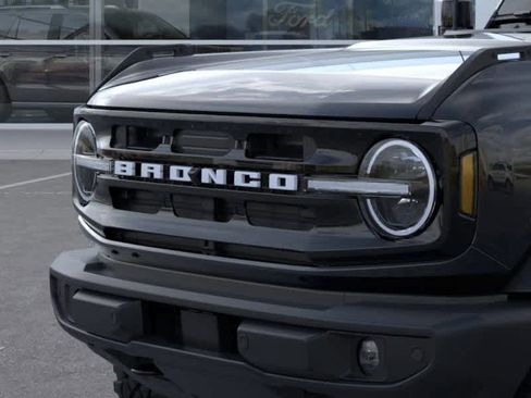 New 2025 Ford Bronco Outer Banks w/ Sasquatch Package image 19