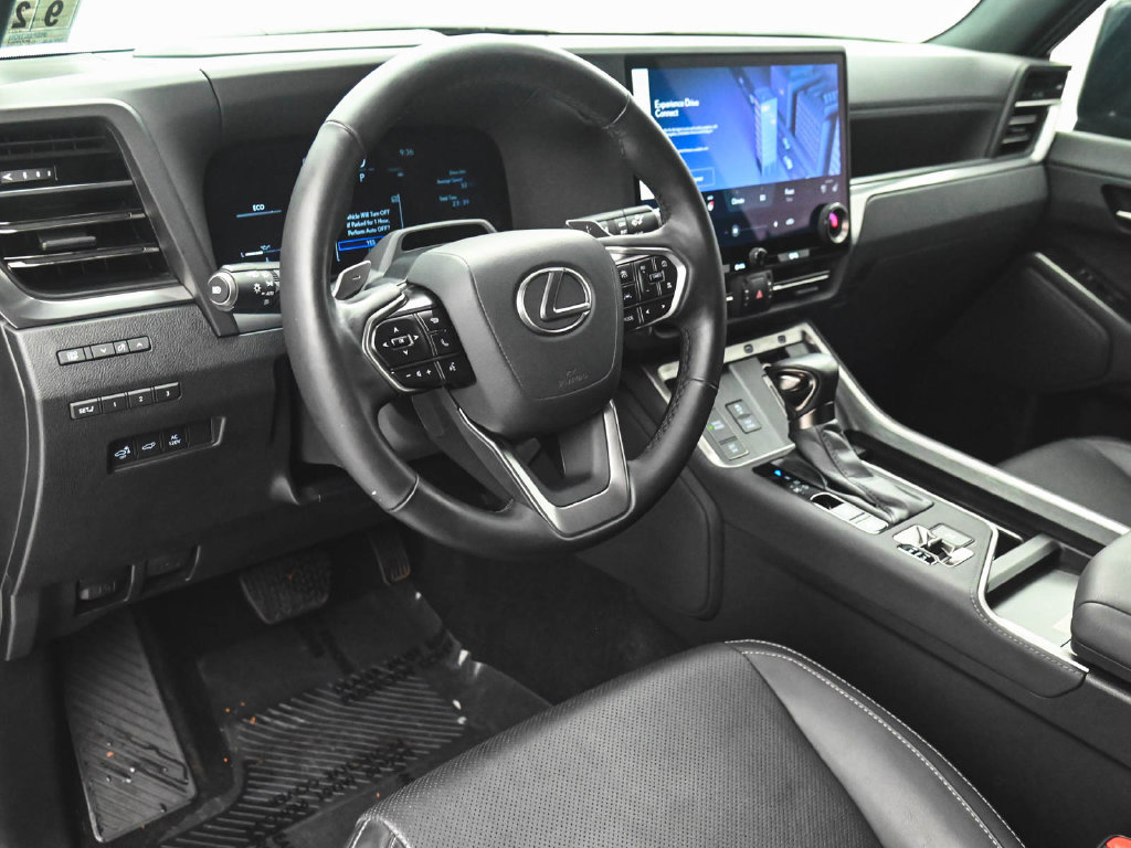 Used 2024 Lexus GX 550 w/ Accessory Package (31) AWD/4WD image 14