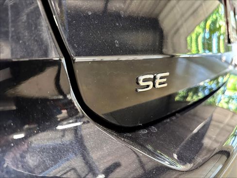 New 2026 Volkswagen Taos SE AWD/4WD image 8