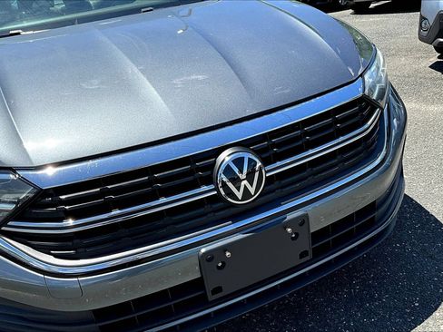 Used 2024 Volkswagen Jetta SE FWD image 30