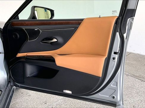 Used 2024 Lexus ES 350 Ultra Luxury image 25