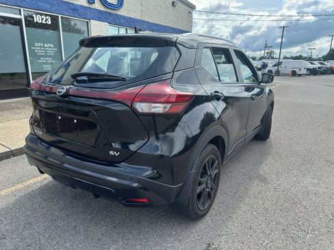 Used 2023 Nissan Kicks SV FWD image 4
