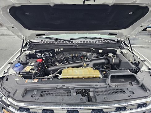 Used 2021 Ford Expedition XLT image 26