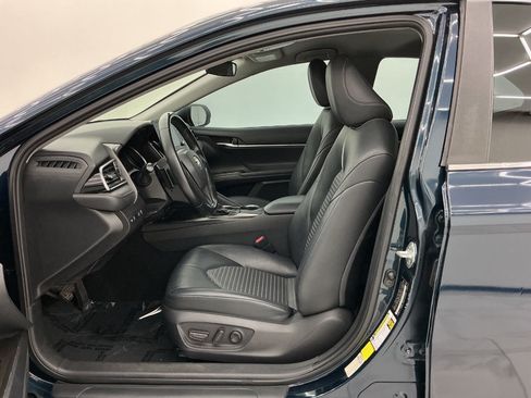 Used 2021 Toyota Camry SE FWD image 14