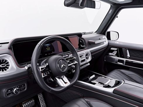 Used 2025 Mercedes-Benz G 63 AMG 4MATIC image 2