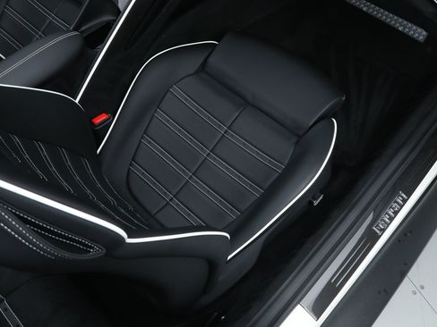 Certified 2025 Ferrari Roma Spider RWD image 25