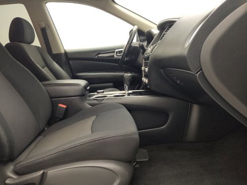 Used 2019 Nissan Pathfinder SV AWD/4WD image 21