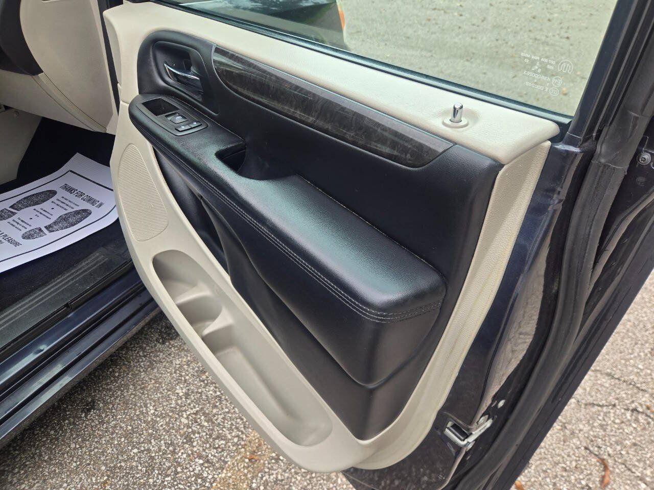 Used 2013 Dodge Grand Caravan SE FWD image 24
