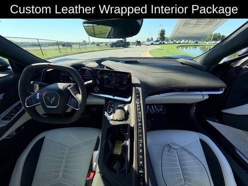 Used 2023 Chevrolet Corvette Stingray Premium Conv w/ Z51 Performance Package RWD image 8