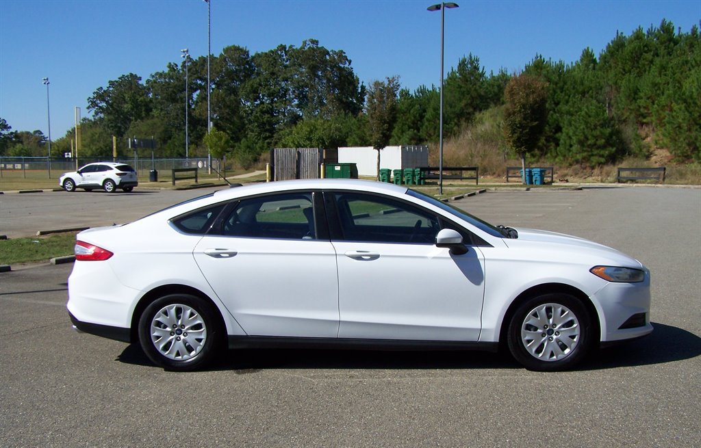 Used 2014 Ford Fusion S FWD image 5