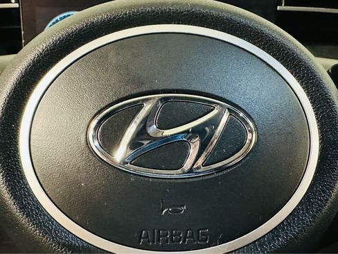 Used 2023 Hyundai Tucson Limited AWD/4WD image 16