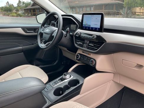 Used 2022 Ford Escape SE image 70